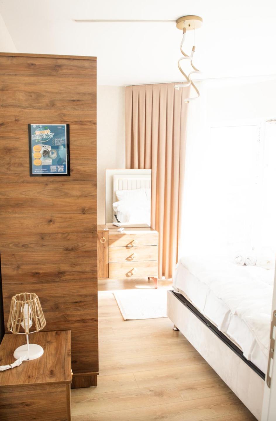 Two Bedroom King Th30